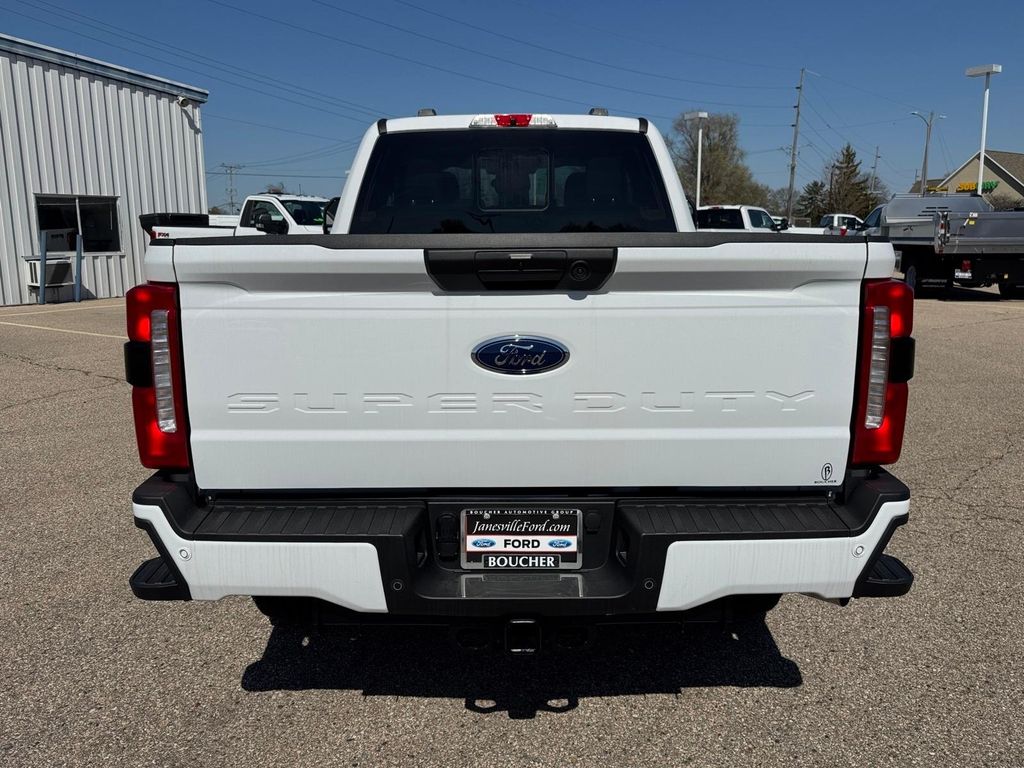 New 2026 Oxford White Ford XL image 4