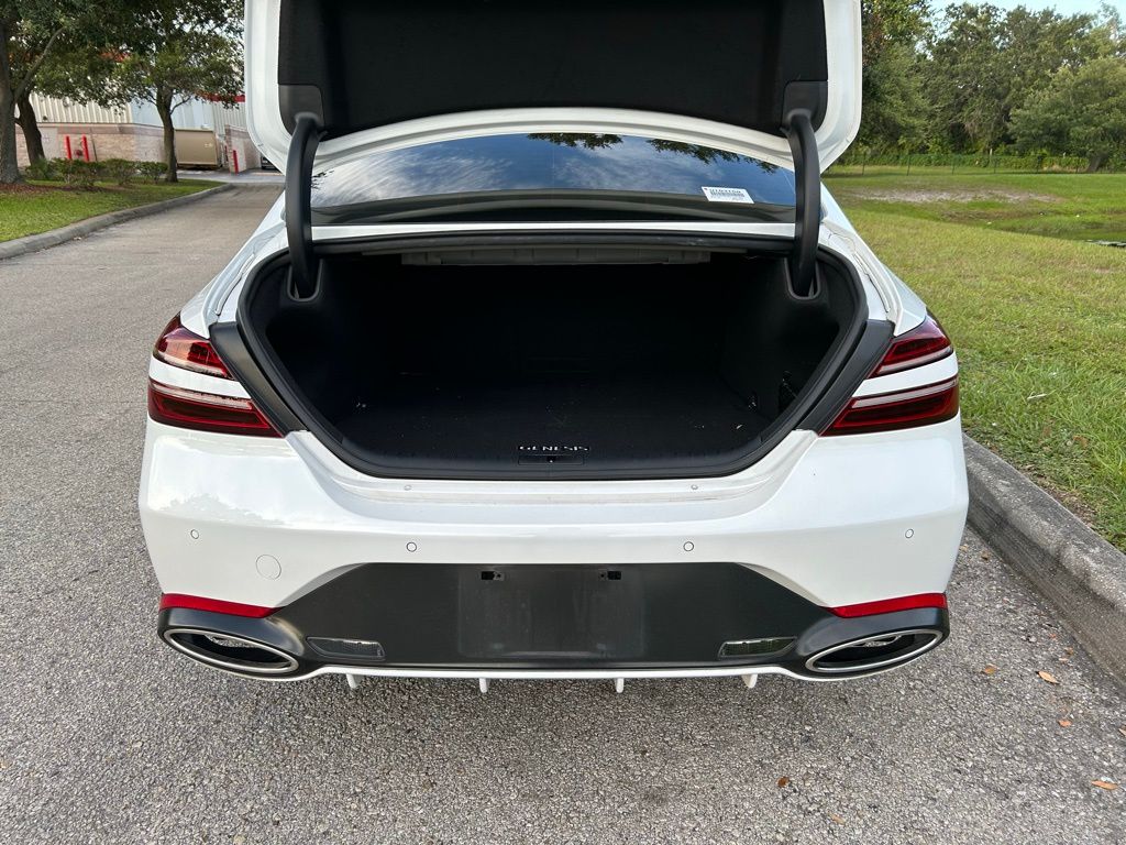 2022 Genesis G70 3.3T 8