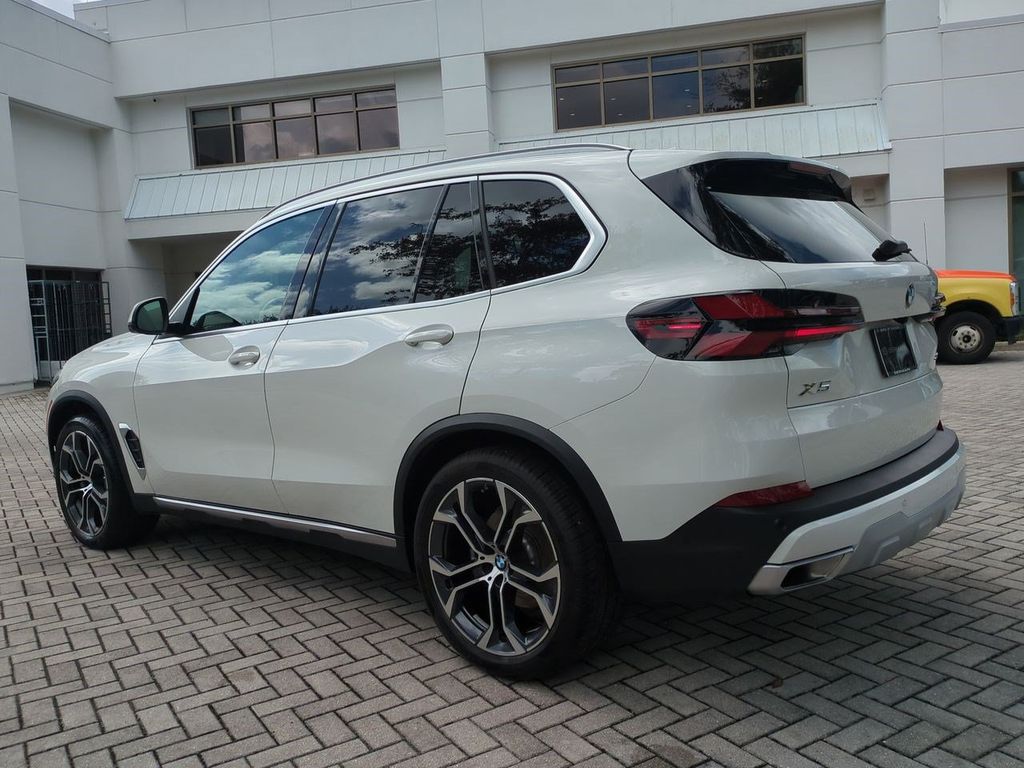 New 2026 White BMW sDrive40i image 6