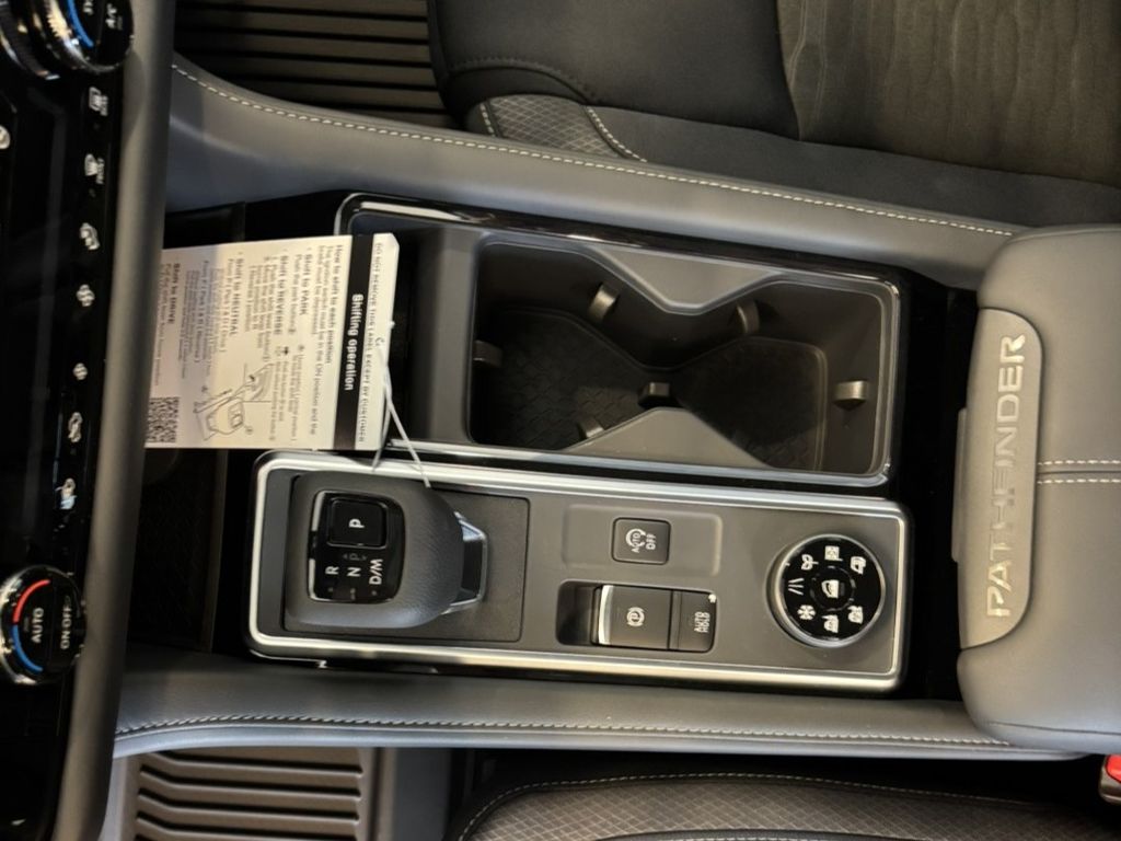 2026 Nissan Pathfinder SV