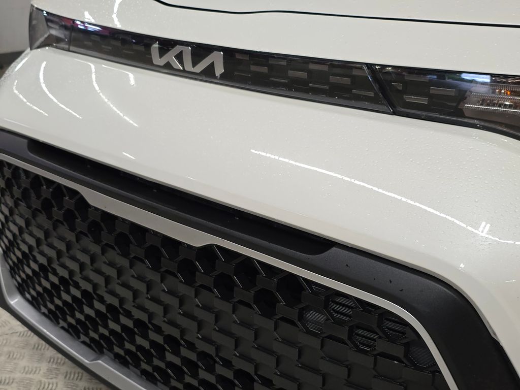 2023 Kia Soul LX photo 11