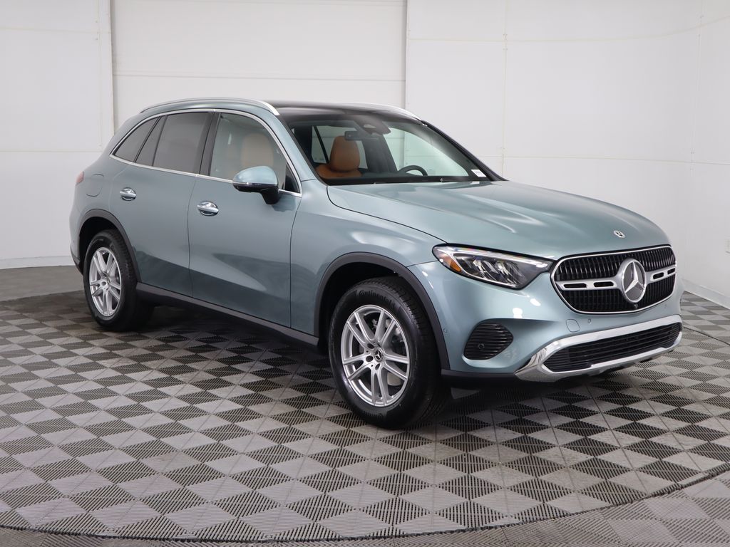 2025 Mercedes-Benz GLC 300 3