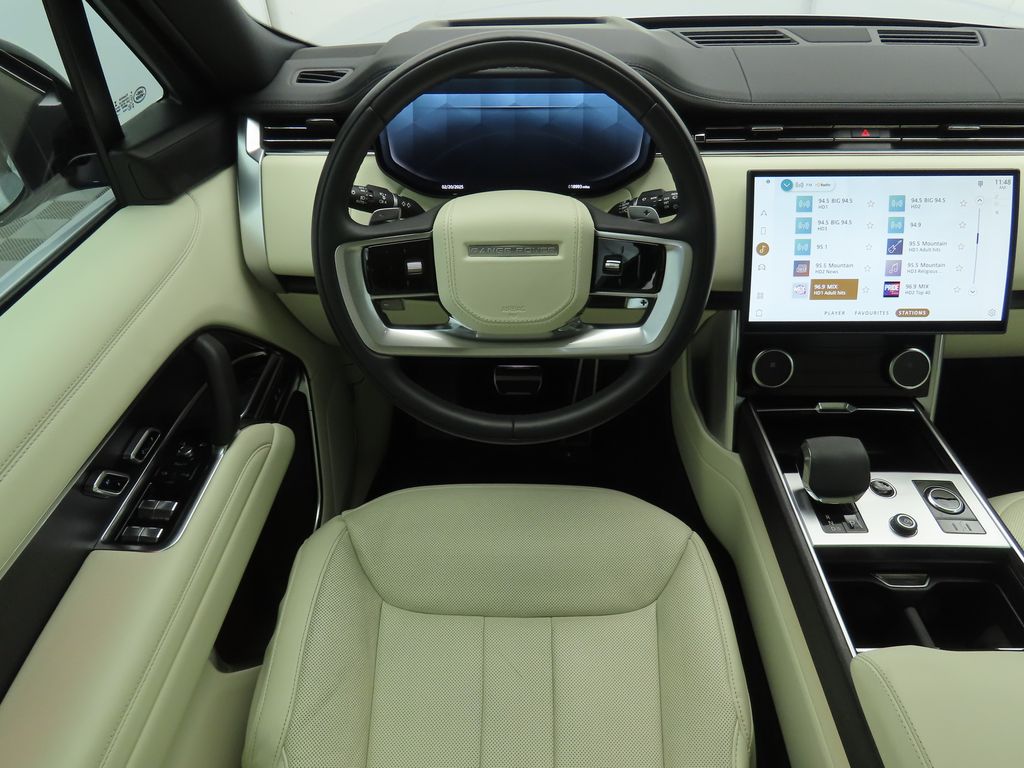 2023 Land Rover Range Rover SE 10