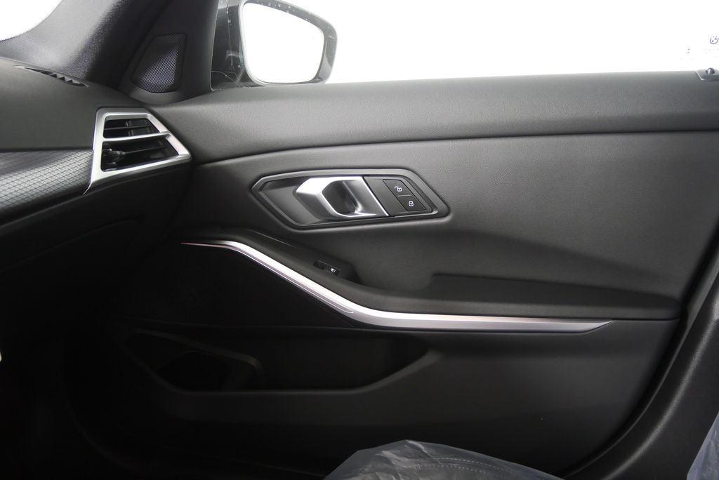 Thumbnail: 2026 BMW 3 Series - 24