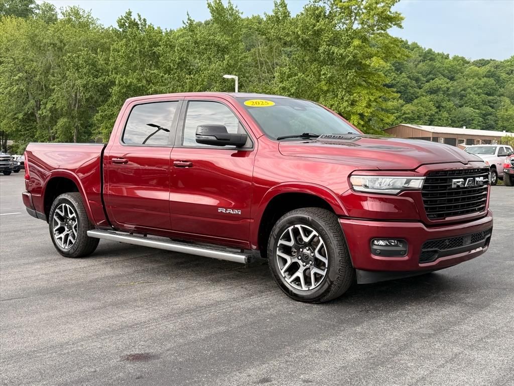 2025 RAM 1500 Laramie Crew Cab 4WD