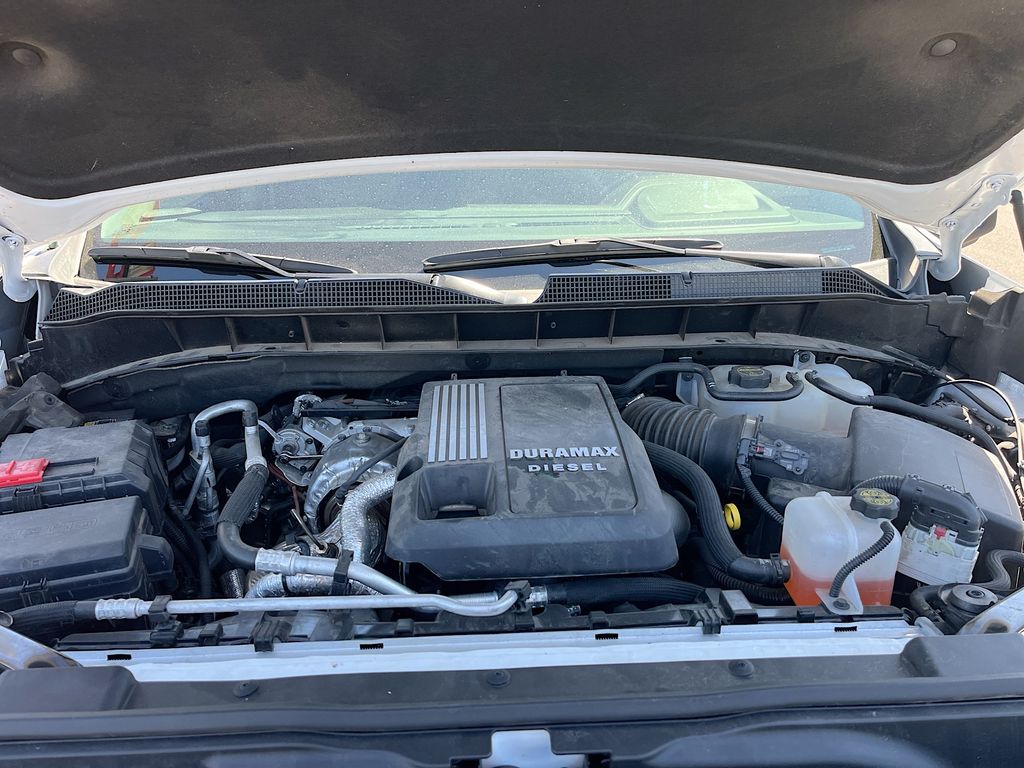 Used 2025 White Chevrolet LTZ image 30