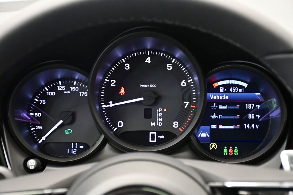 Thumbnail: 2026 Porsche Macan - 28