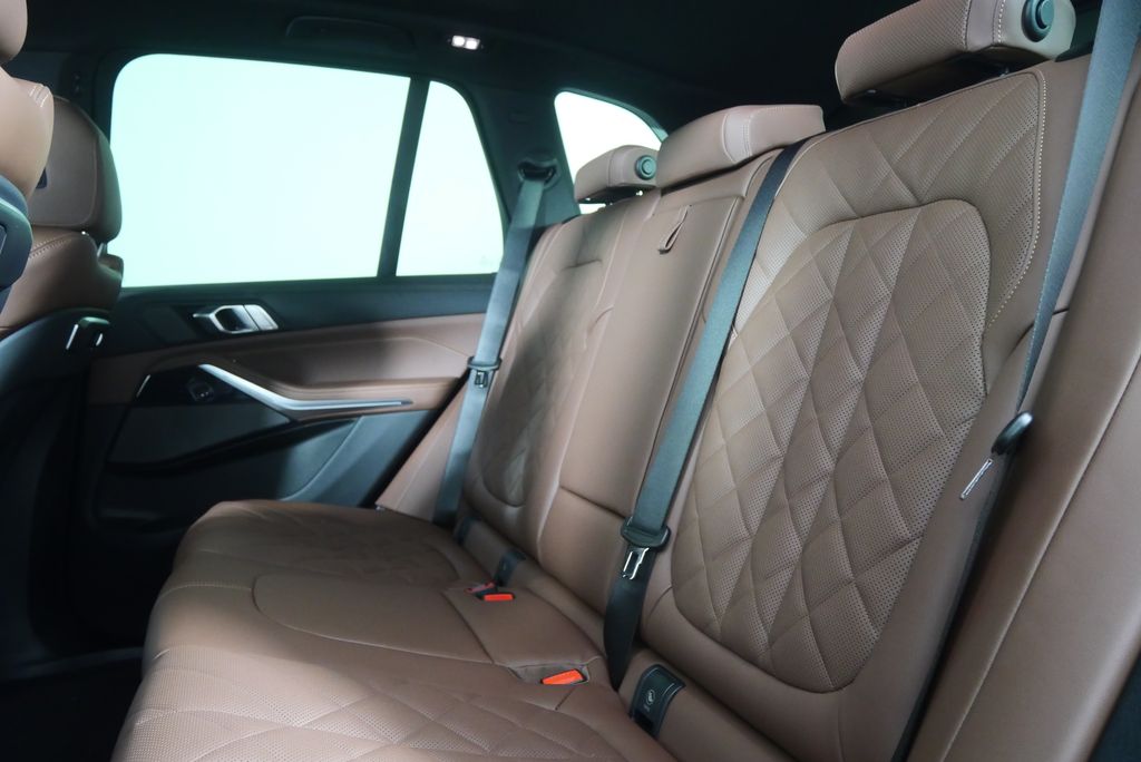 Thumbnail: 2026 BMW X5 - 15