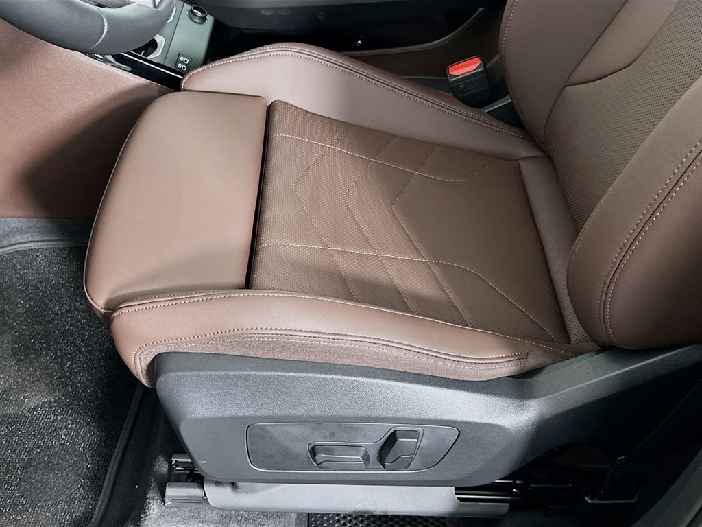 2025 BMW X1 xDrive28i 21