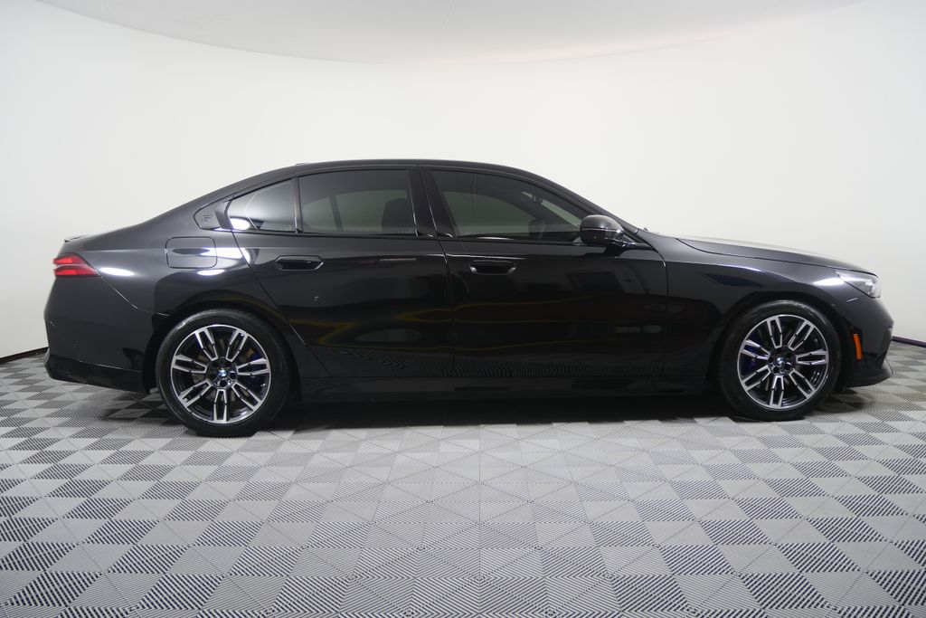 Thumbnail: 2024 BMW 5 Series - 2