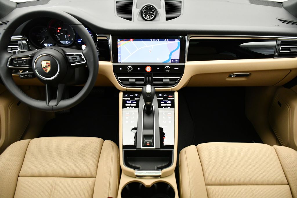 Thumbnail: 2025 Porsche Macan - 23