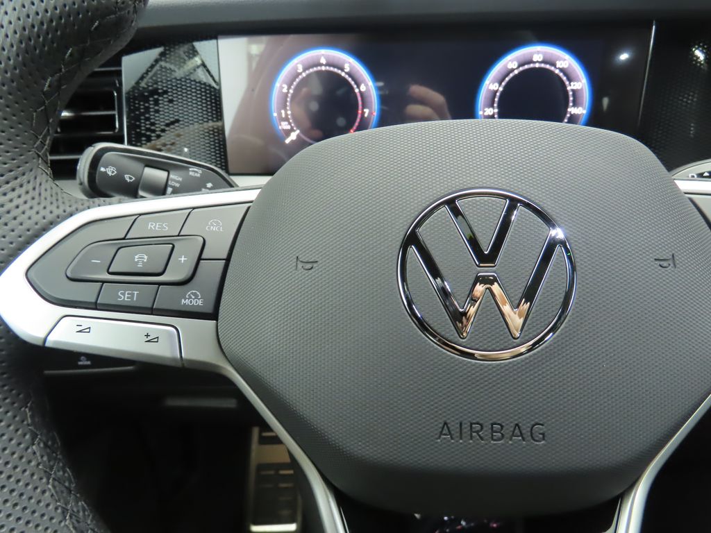 2025 Volkswagen Tiguan SE R-Line Black 12