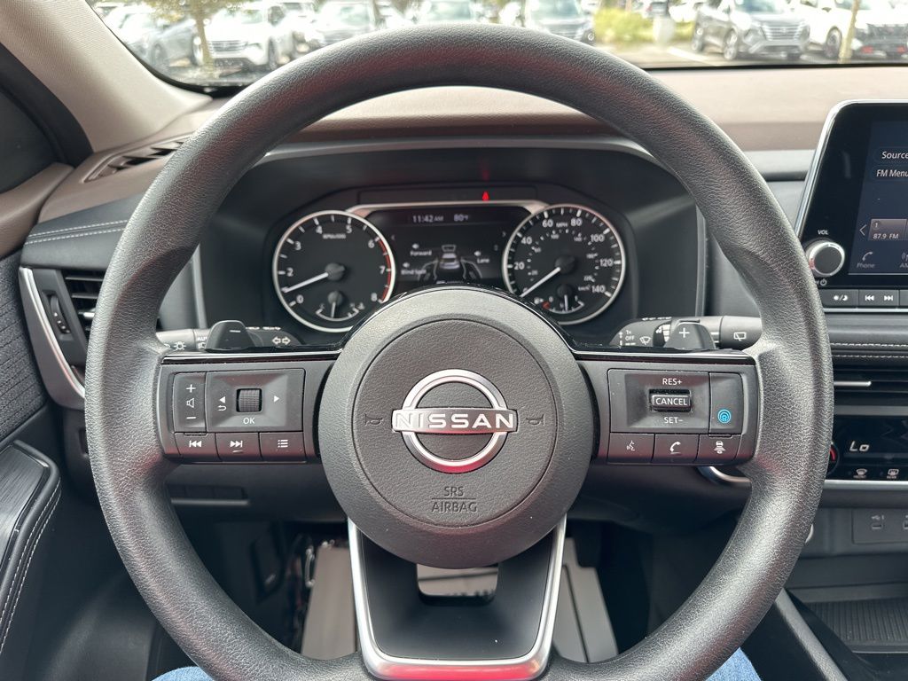 2023 Nissan Rogue SV 35