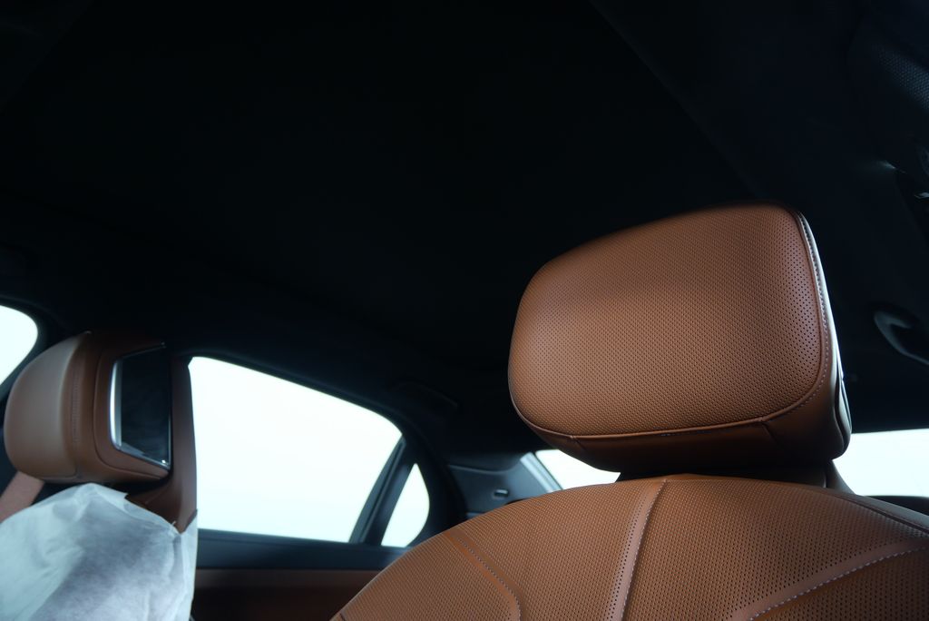 Thumbnail: 2025 BMW 7 Series - 10