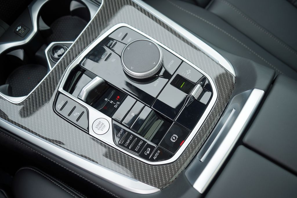 Thumbnail: 2026 BMW X7 - 18