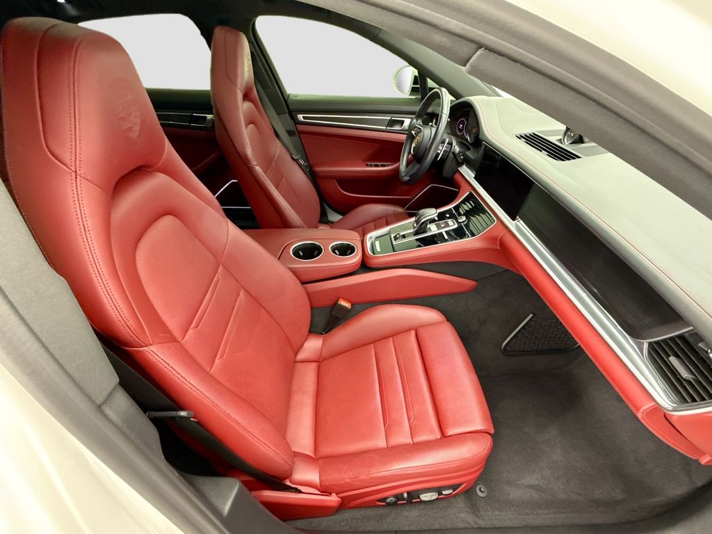 Thumbnail: 2023 Porsche Panamera - 21