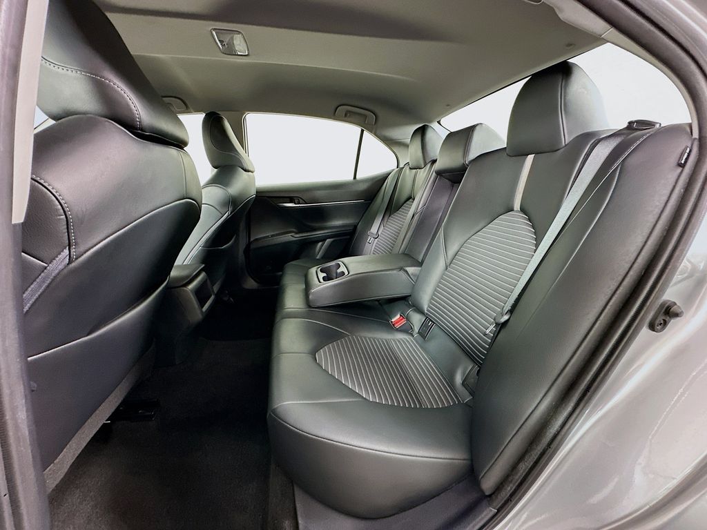 2023 Toyota Camry SE 23