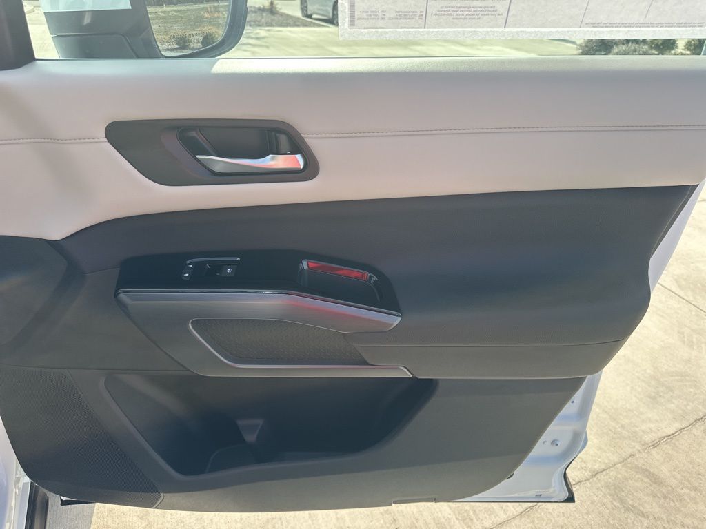 2025 Everest White Pearl Tricoat Nissan Pathfinder SL FWD SUV