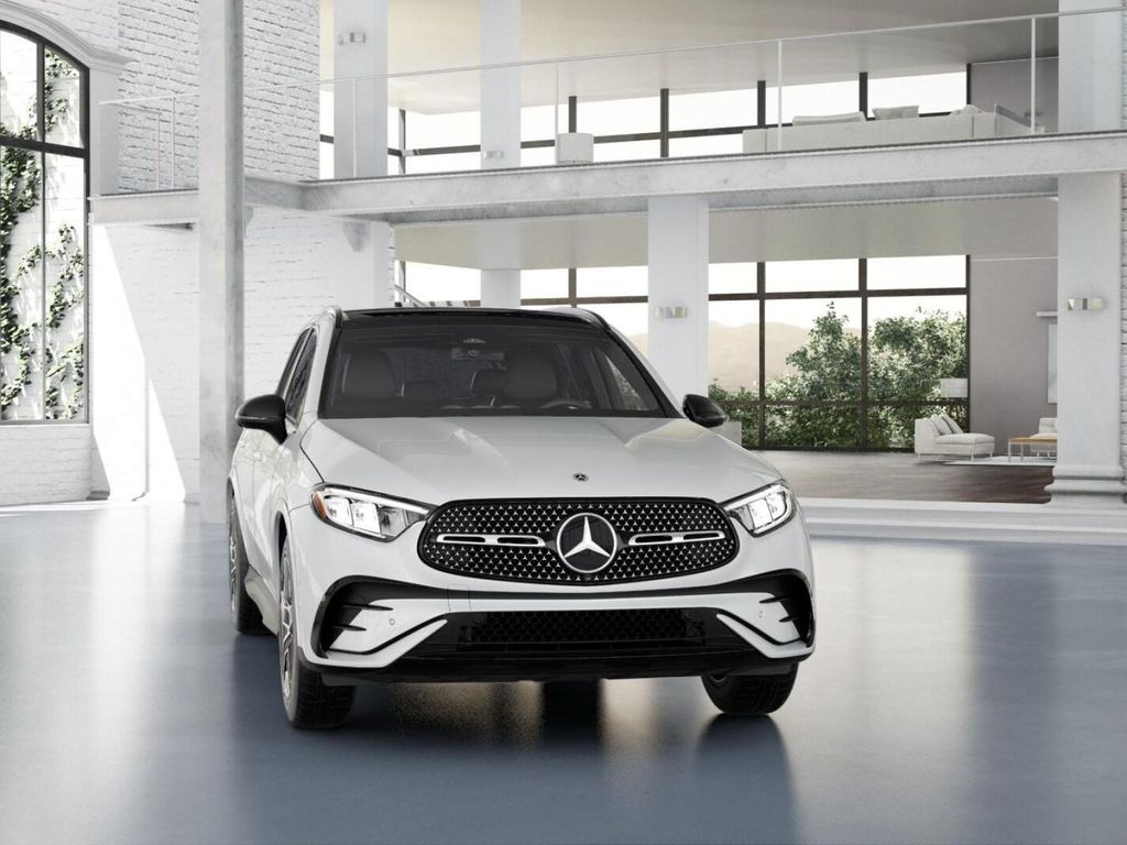 2025 Mercedes-Benz GLC 300 8