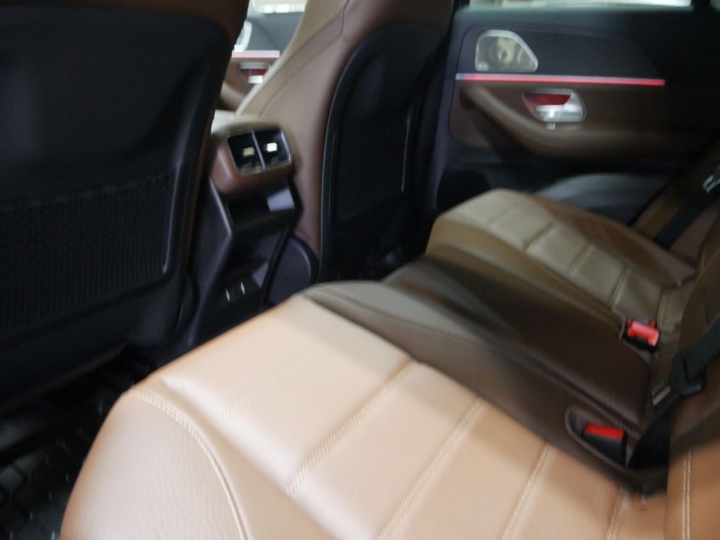 Thumbnail: 2026 Mercedes-Benz GLE - 24