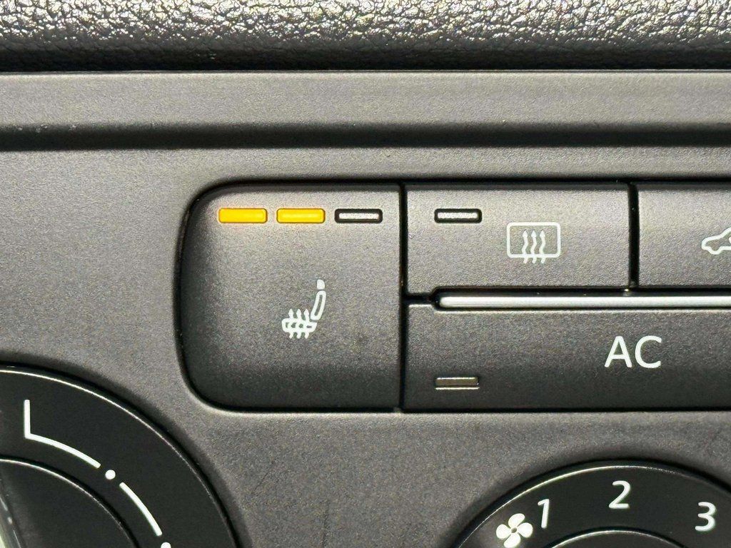 Used 2012 Black Uni Volkswagen 2.0 TSi image 12