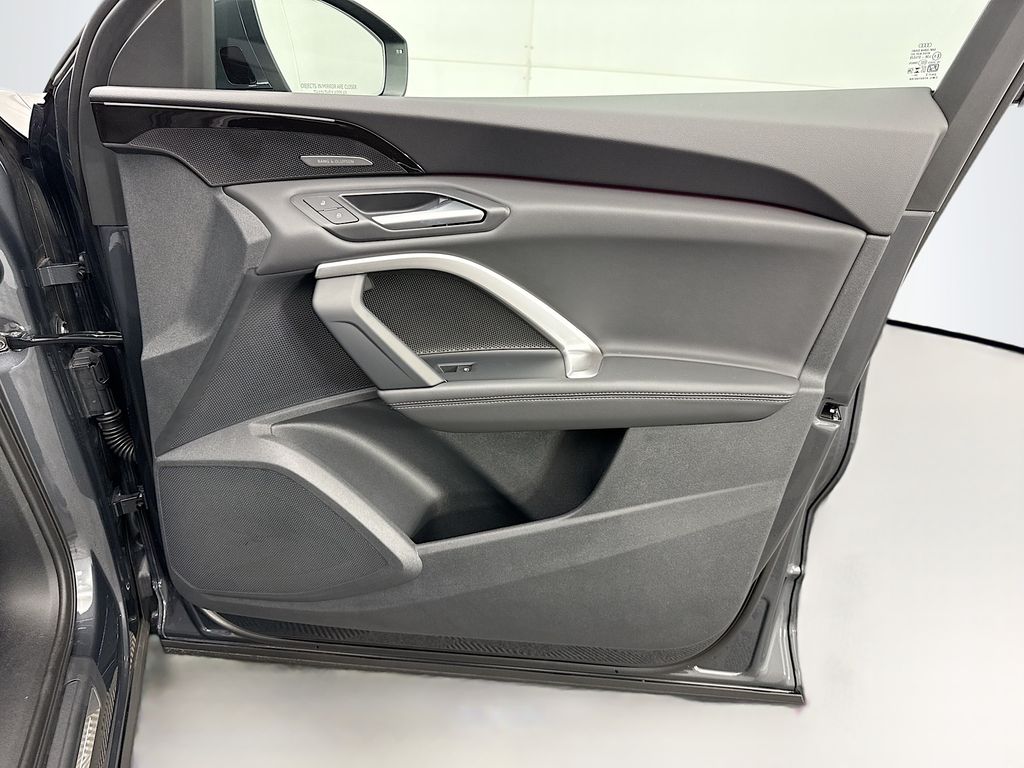 Thumbnail: 2025 Audi Q5 - 24