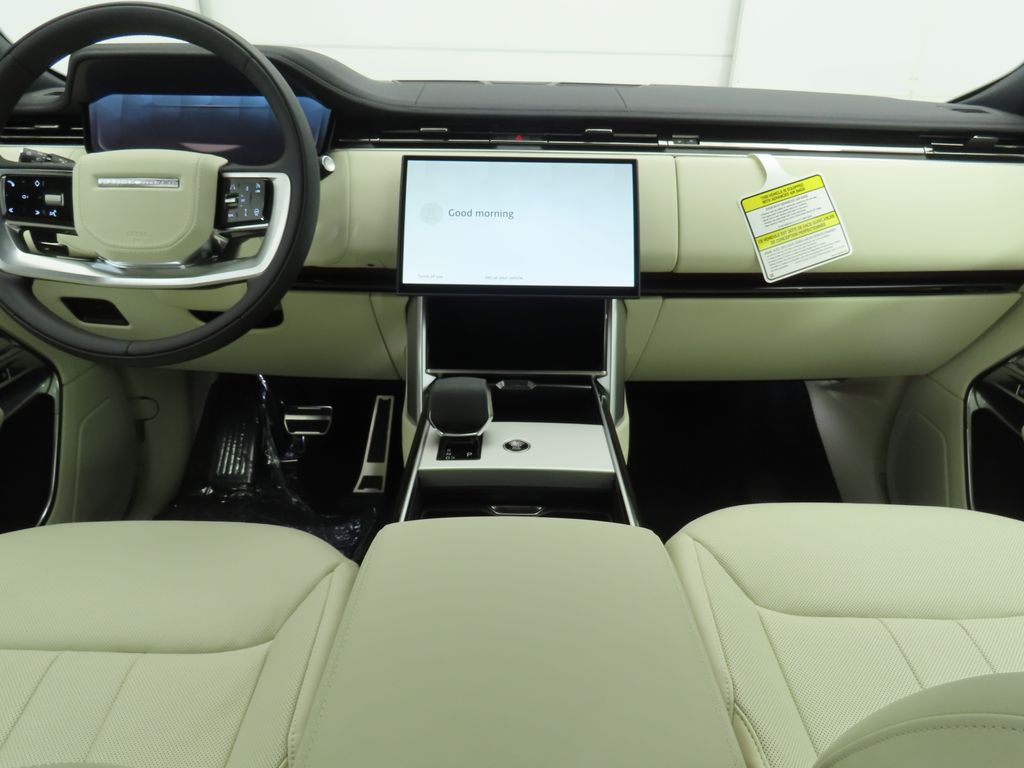 2025 Land Rover Range Rover SE 14