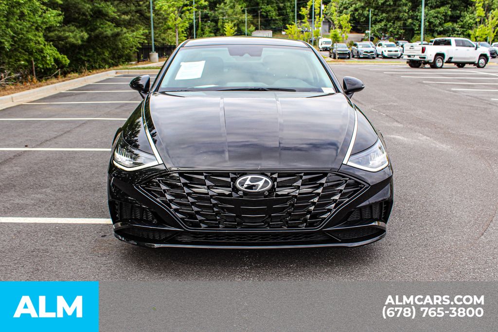 Used 2023 Black Hyundai SEL image 6