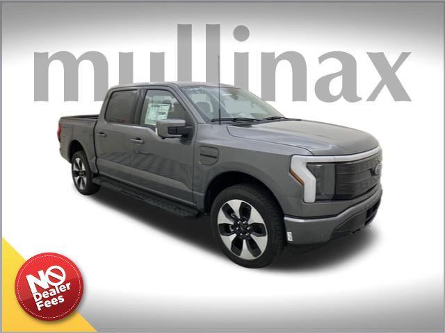 2023 Ford F-150 Lightning Platinum's photo