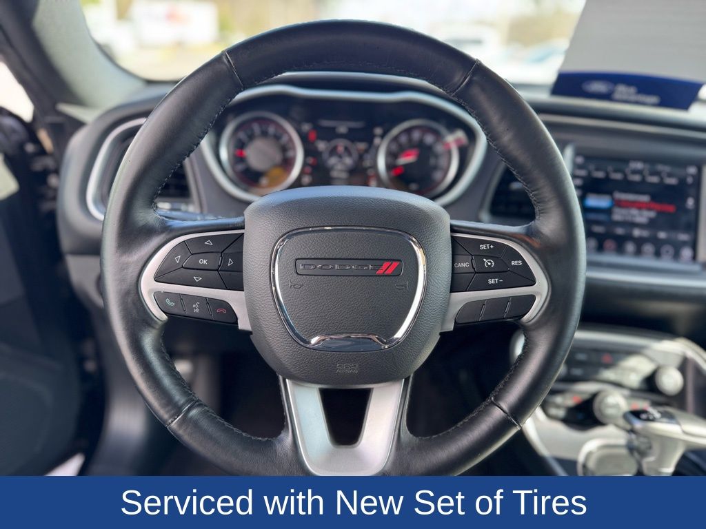 2017 Dodge Challenger SXT Plus