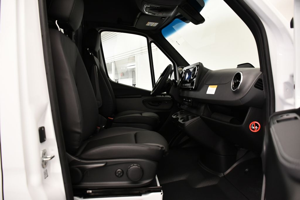 Thumbnail: 2026 Mercedes-Benz Sprinter - 30
