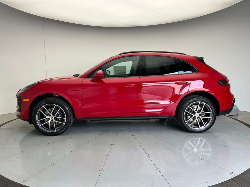 Thumbnail: 2025 Porsche Macan - 2