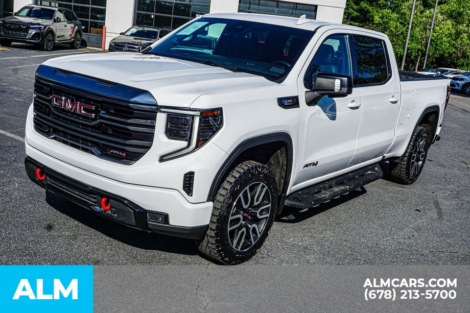 Used 2022 White GMC AT4 image 15