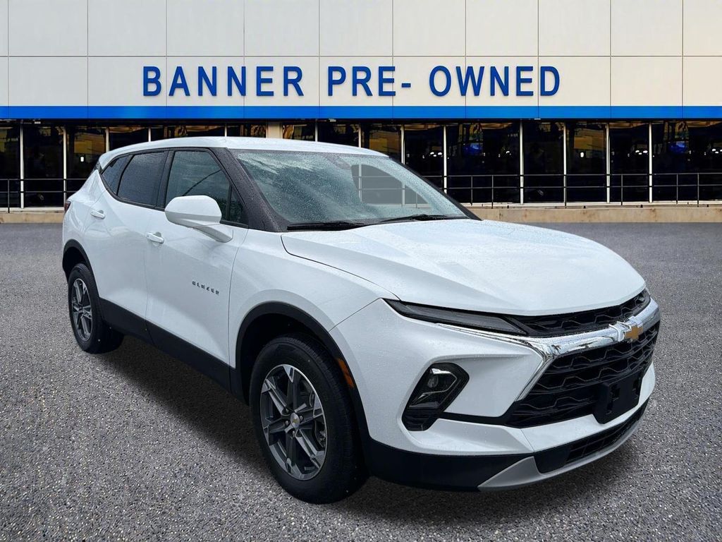 Summit White 2025 Chevrolet Blazer SUV / Crossover 9-Speed Automatic Overdrive