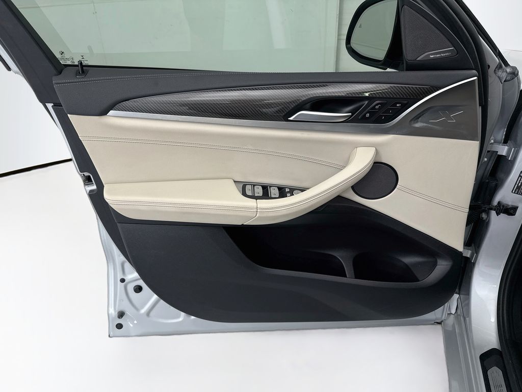 Thumbnail: 2021 BMW X4 - 23