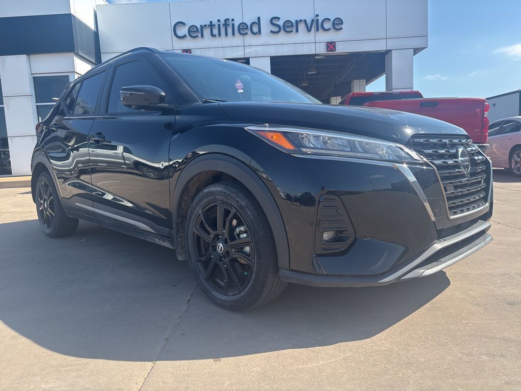 Super Black 2021 Nissan Kicks SR FWD SUV / Crossover Front-Wheel Drive Continuously Variable Transmission