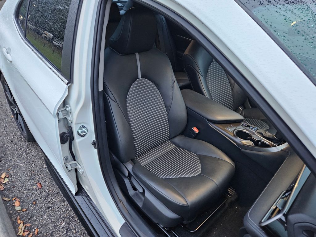 2022 Toyota Camry SE 15