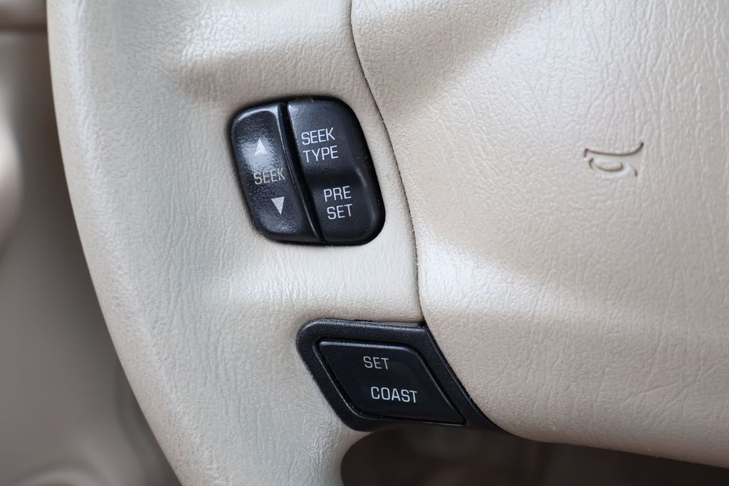 Thumbnail: 2002 Chevrolet Impala - 23