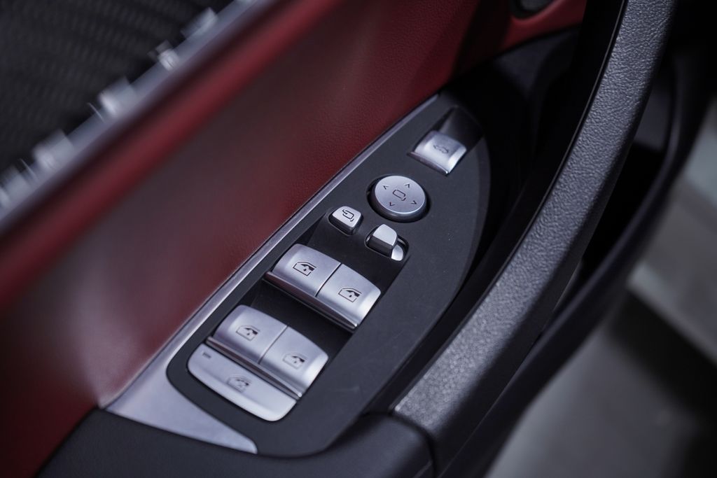 Thumbnail: 2025 BMW X4 - 17