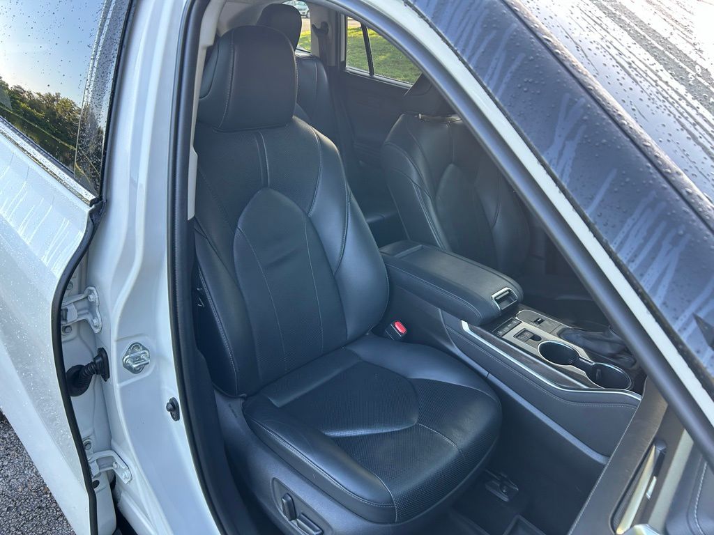 Thumbnail: 2020 Toyota Highlander - 16