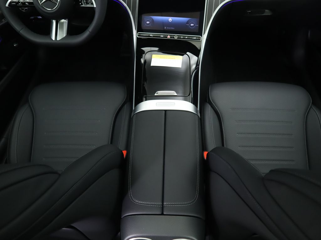 Thumbnail: 2025 Mercedes-Benz C-Class - 18