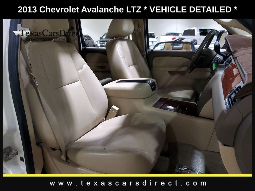 2013 Chevrolet Avalanche 1500 LTZ 14