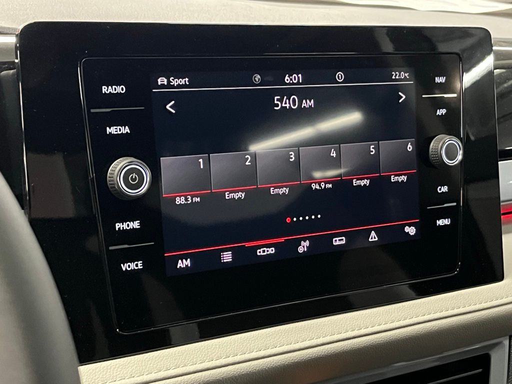 2025 Volkswagen Taos SEL - Photo 27
