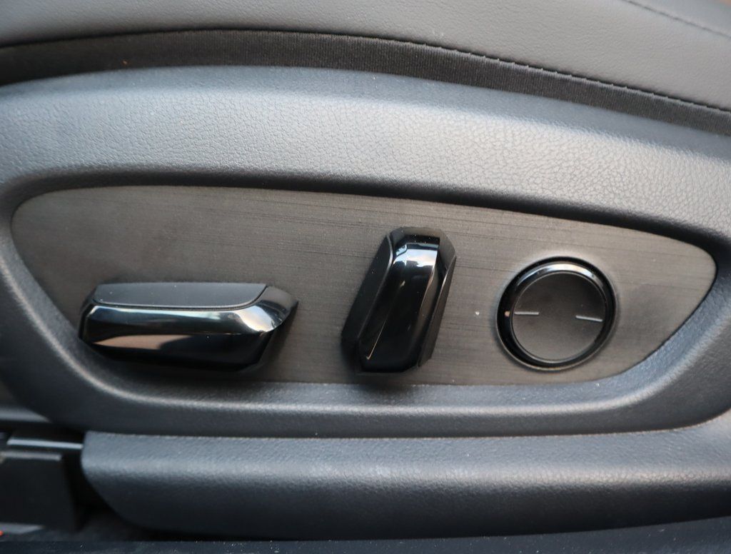 Thumbnail: 2025 Lexus ES - 29