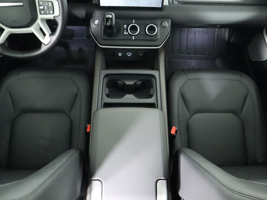 Thumbnail: 2024 Land Rover Defender - 17