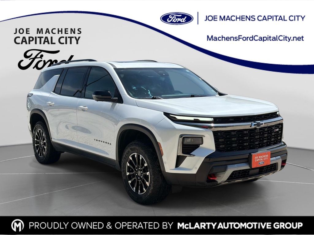 White (Iridescent Pearl Tricoat) 2025 Chevrolet Traverse Z71 AWD SUV / Crossover Four-Wheel Drive 8-Speed Automatic