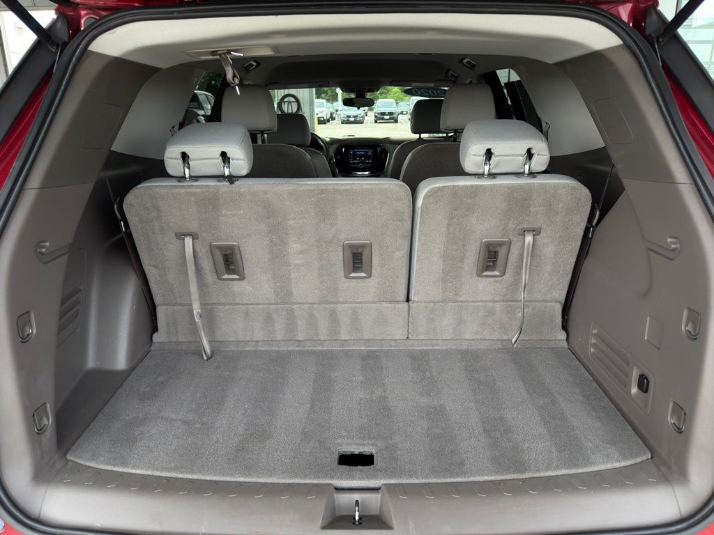2020 Chevrolet Traverse LT Red at Community Kia