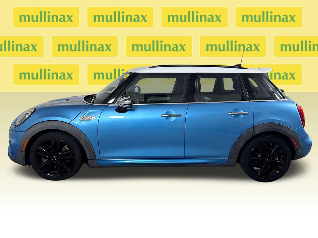 Certified Used 2018 Blue MINI Base image 13