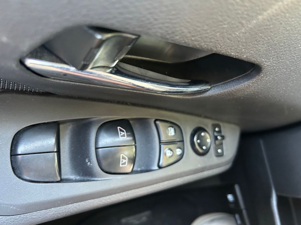 Thumbnail: 2021 Nissan Kicks - 26