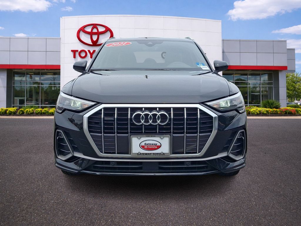 Thumbnail: 2021 Audi Q3 - 2